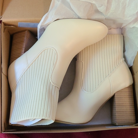 Rainsford Knit Block-Heeled Bootie - Picture 4 of 4